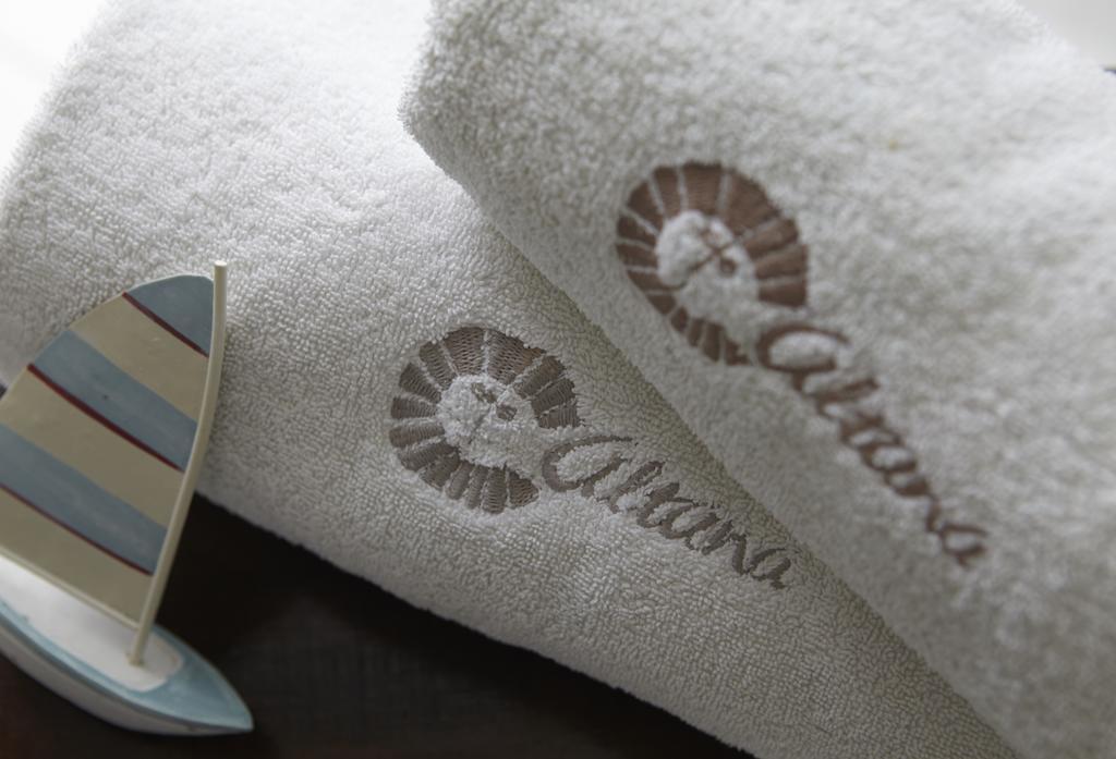 Altana Heritage Suites Imerovigli  Værelse billede